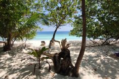 bikini-beach-ukulhas-8