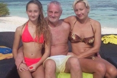 Ian Parke bikini beach